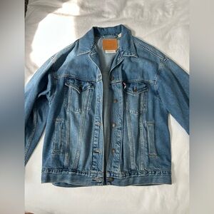 Vintage Levi’s oversized denim jacket